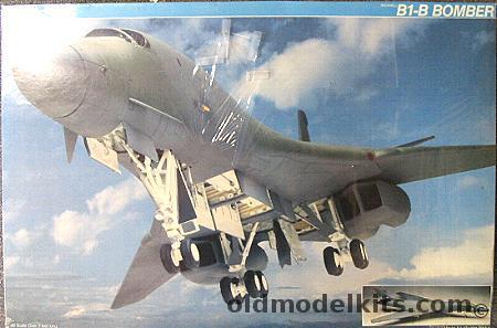 Revell 1/48 Rockwell B-1B Bomber, 4900  plastic model kit